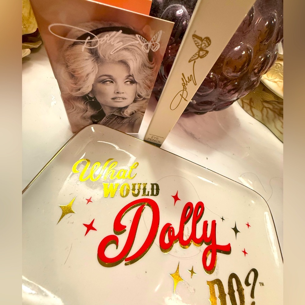Dolly Parton Black Eye Pencil & Dolly Signature scent sample